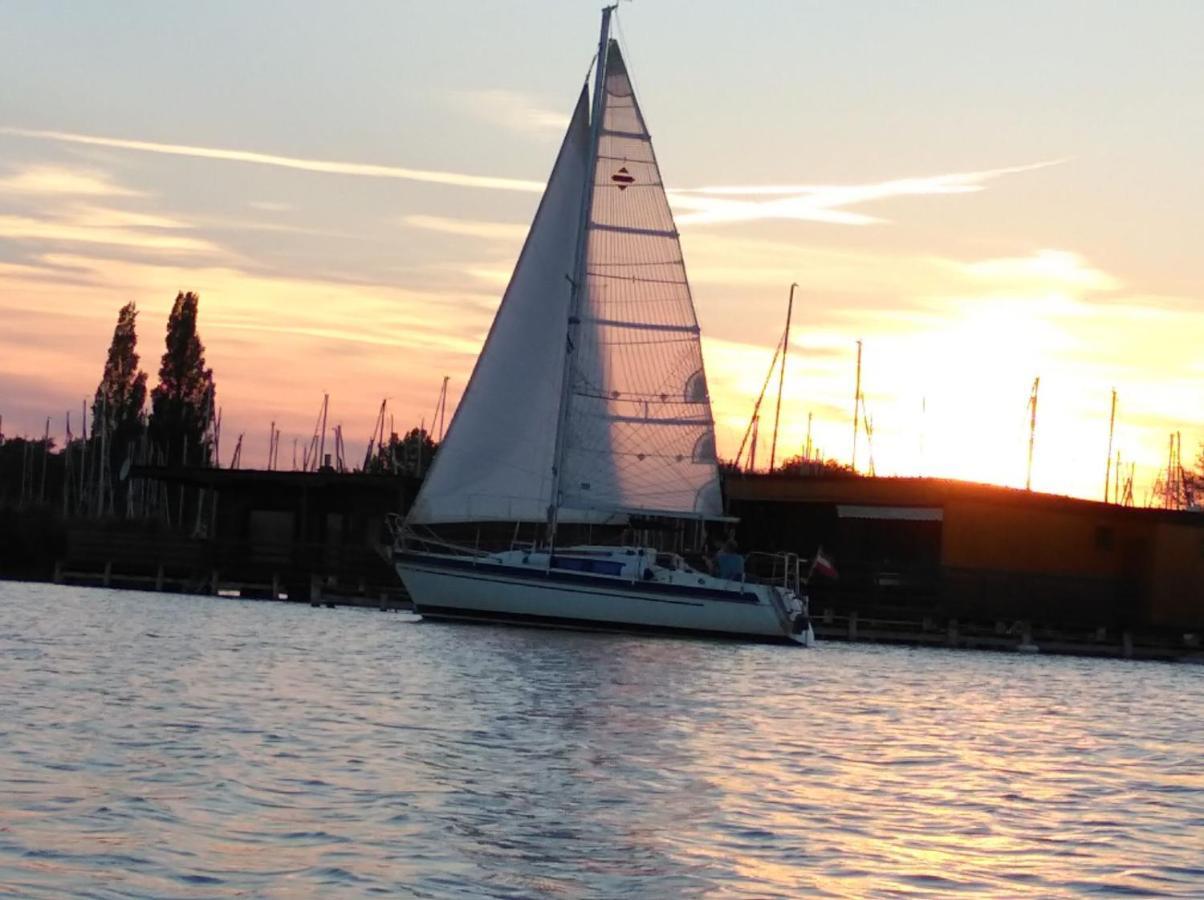 Pfahlbau Sunset II Toplage Inklusive Elektroboot Rust Extérieur photo